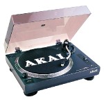 gramofón Akai